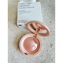 Rare Beauty Positive Light Silky Touch Highlighter Mesmerize Defect
